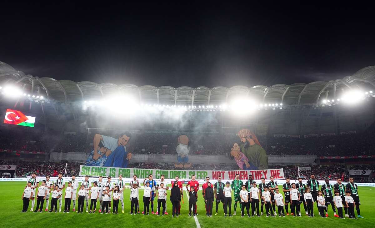 Konya’da tarihi gece! Kalpler Filistin için attı 111