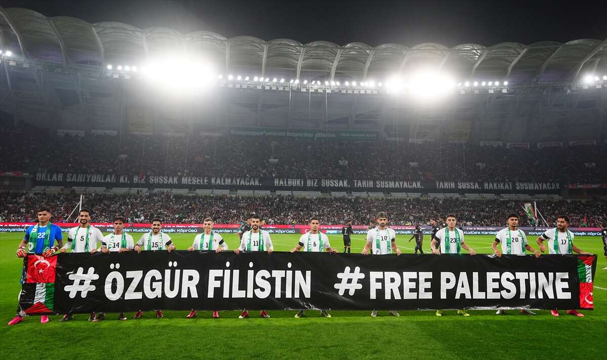 Konya’da tarihi gece! Kalpler Filistin için attı 107