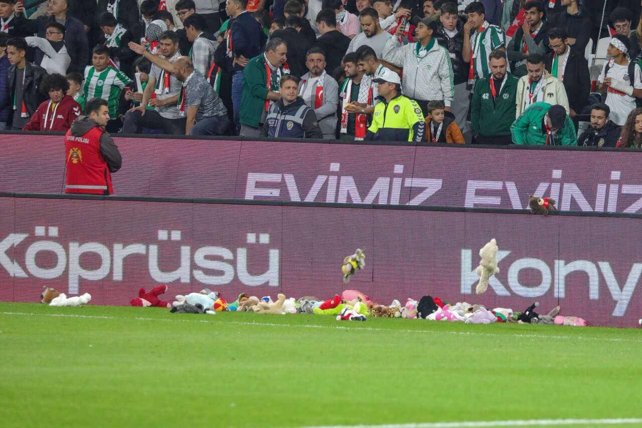 Konya’da tarihi gece! Kalpler Filistin için attı 136