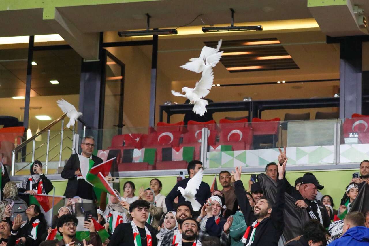 Konya’da tarihi gece! Kalpler Filistin için attı 138