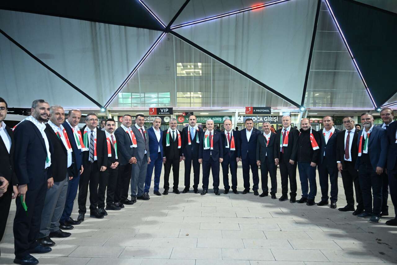 Konya’da tarihi gece! Kalpler Filistin için attı 141