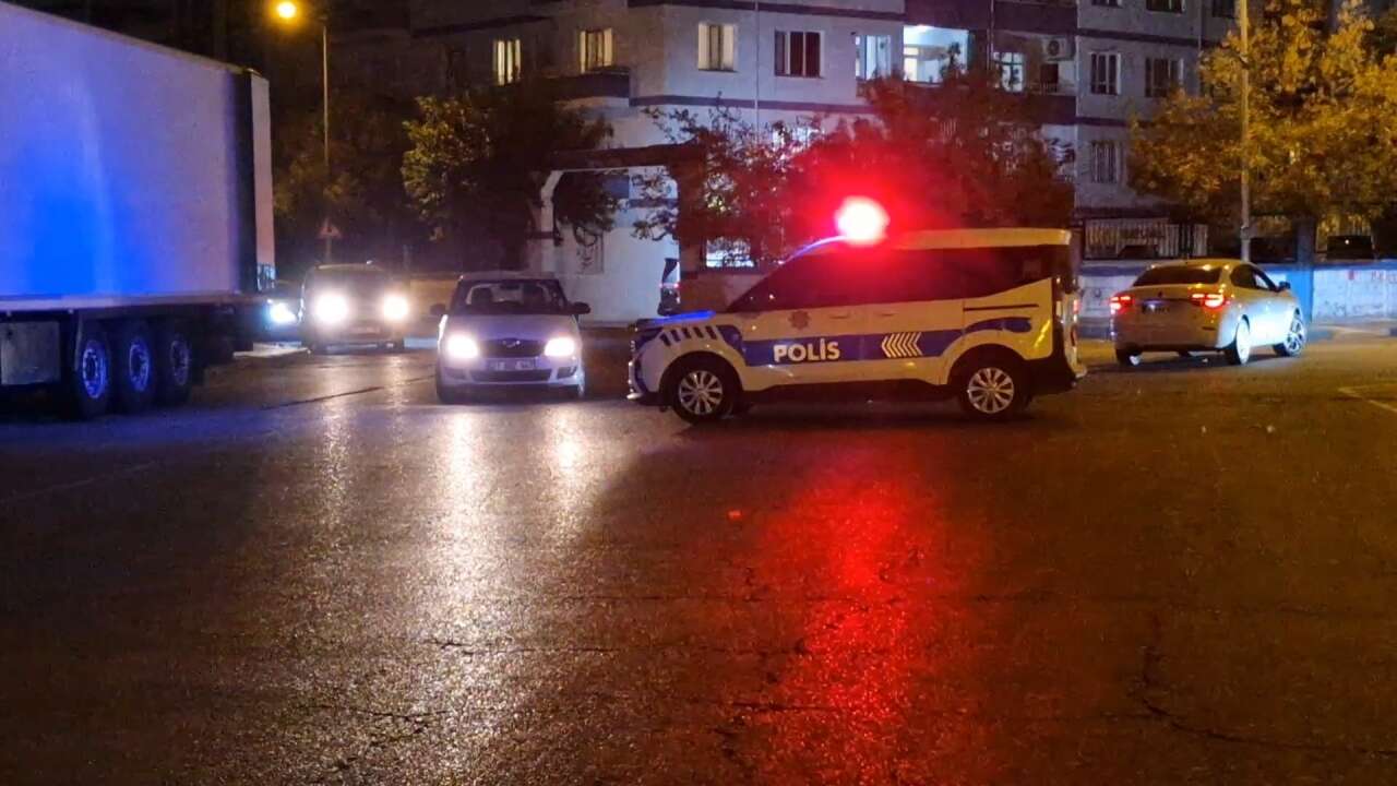 Oyun salonuna silahlı saldırı! Kurşun yağdırıp kaçtılar, 3 kişi vuruldu 6