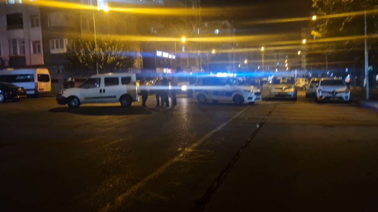 Oyun salonuna silahlı saldırı! Kurşun yağdırıp kaçtılar, 3 kişi vuruldu 7