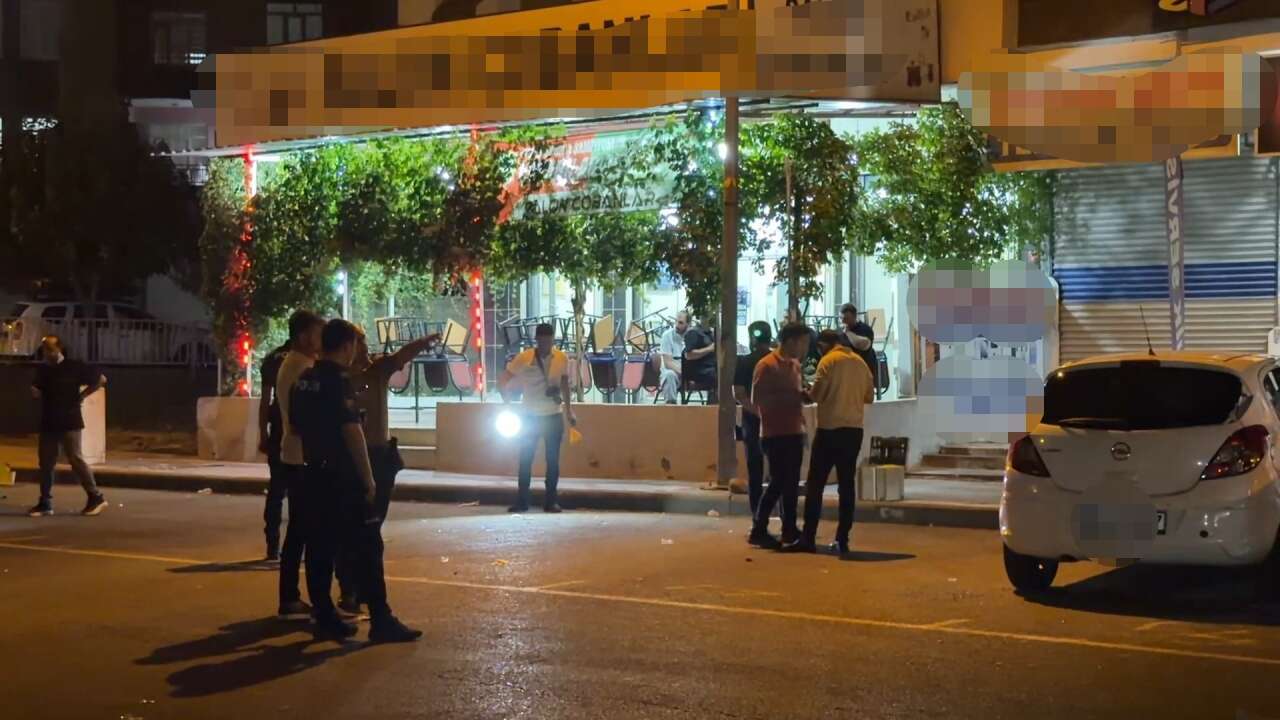 Oyun salonuna silahlı saldırı! Kurşun yağdırıp kaçtılar, 3 kişi vuruldu 1