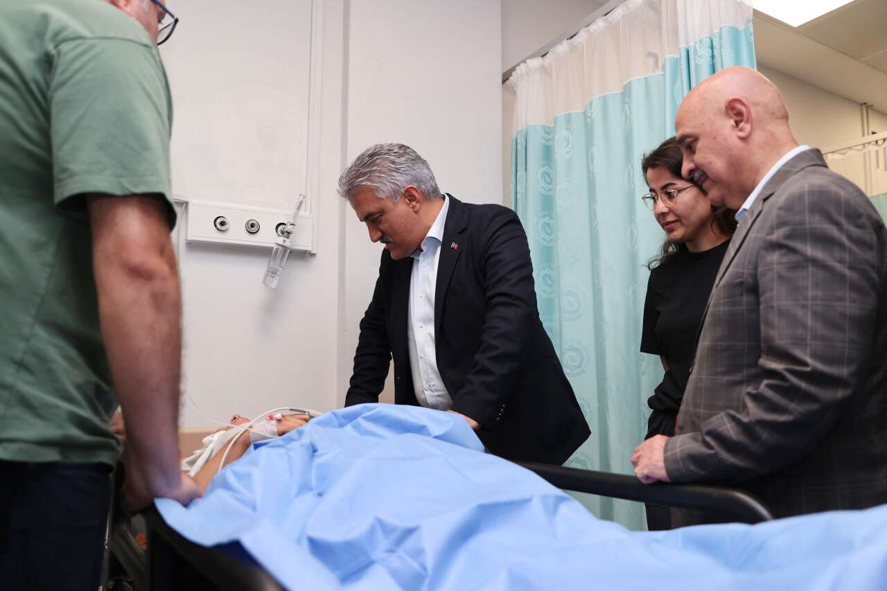Tarım işçilerini taşıyan araçla TIR çarpıştı! 4 ölü, 9 yaralı var 12