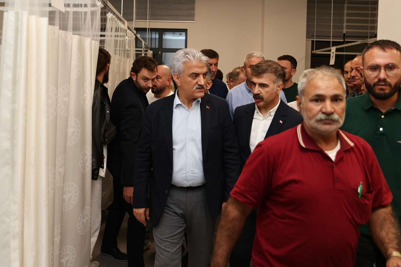 Tarım işçilerini taşıyan araçla TIR çarpıştı! 4 ölü, 9 yaralı var 15