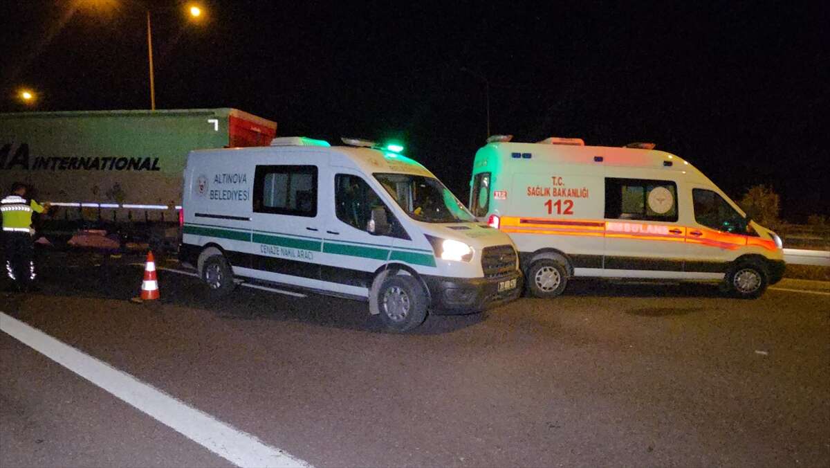 Otoyolda feci kaza! TIR sürücüsü öldü, 7 kişi yaralandı 6