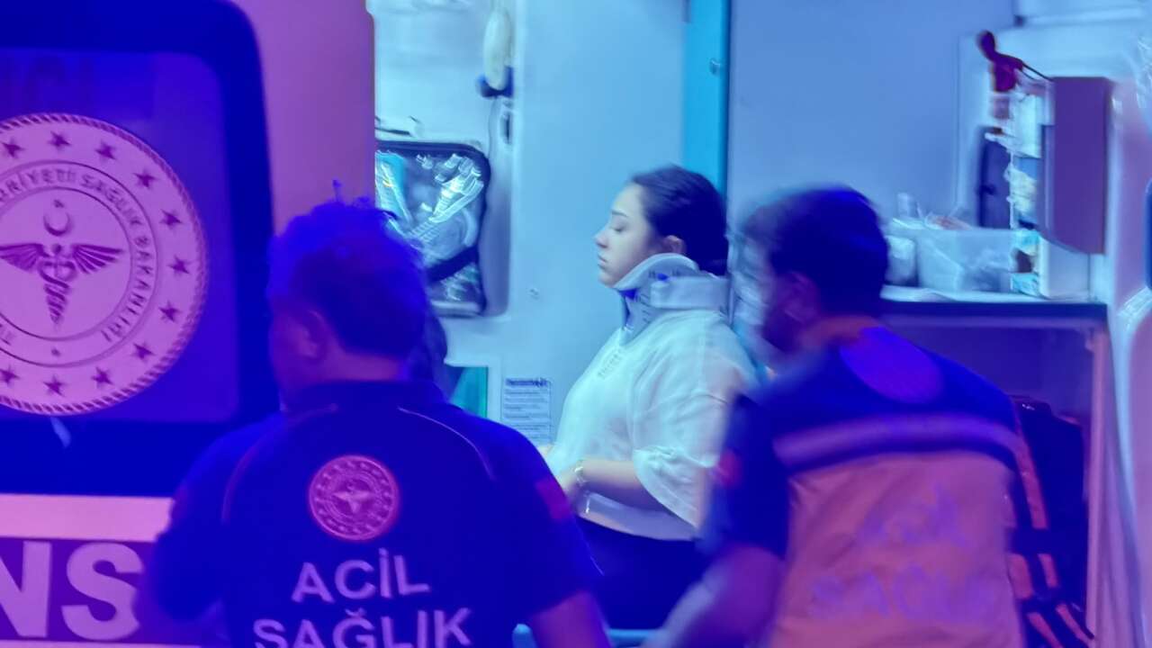 Düğün dönüşü feci kaza! 3’ü çocuk 21 kişi yaralandı 2