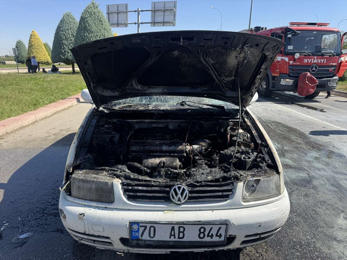 LPG’li otomobil alev aldı! 5 kişiyi sürücünün soğukkanlılığı kurtardı 1