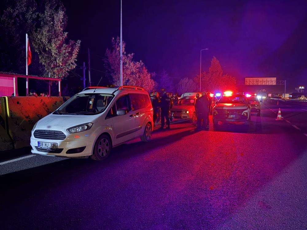 Asker uğurlamasında akılalmaz olay! Havaya ateş ederken vuruldu 1