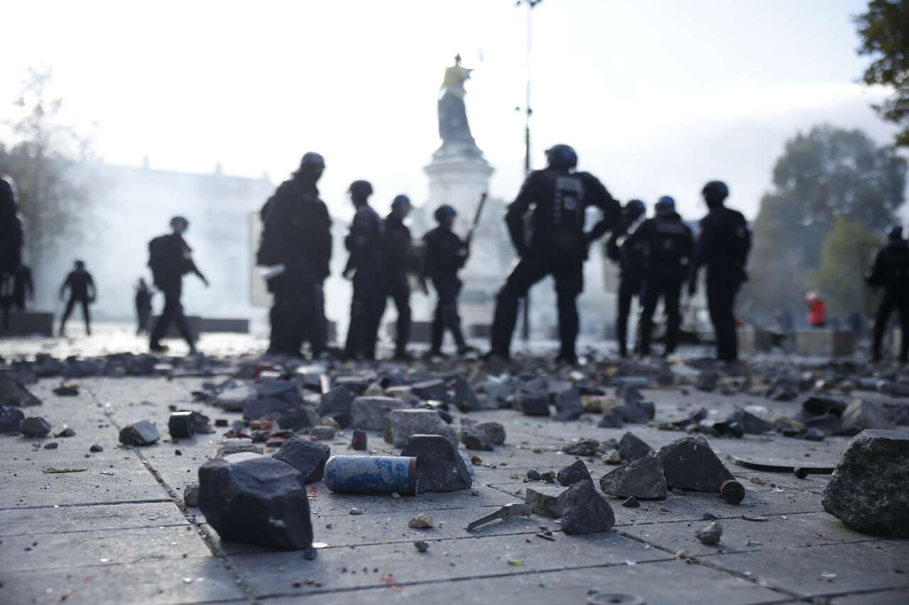 Fransa’da sokaklar savaş alanına döndü! 13’ü çocuk 195 gözaltı 1