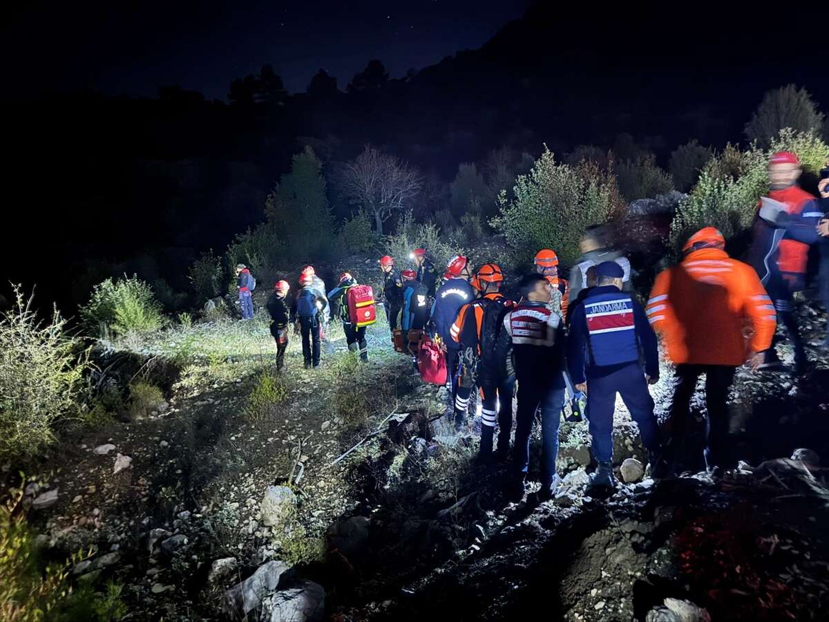 14 kişilik İHH ekibi kanyonda felaketi yaşadı! 1 ölü var, 13 kişiyi Konya ekipleri de arıyor 1