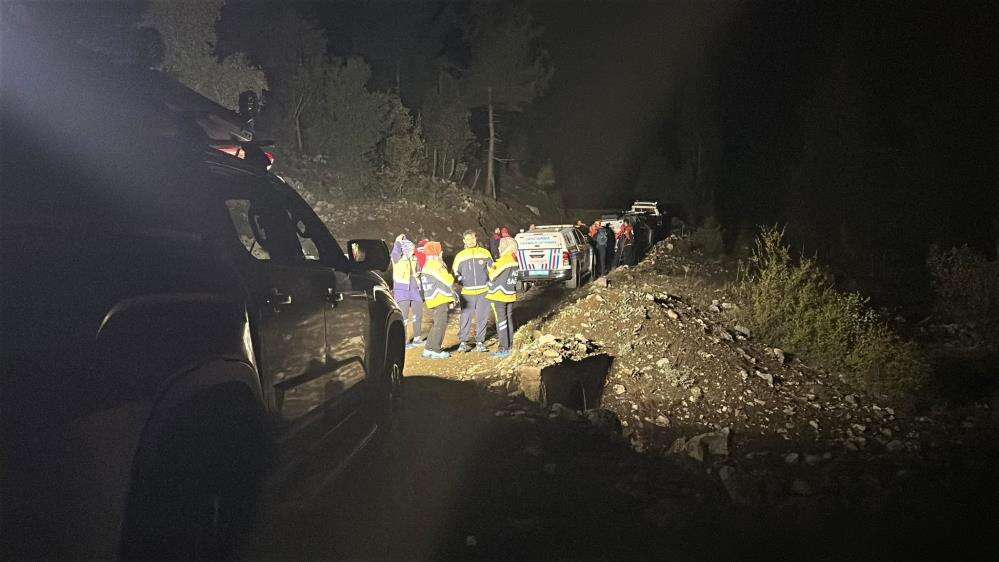 14 kişilik İHH ekibi kanyonda felaketi yaşadı! 1 ölü var, 13 kişiyi Konya ekipleri de arıyor 13