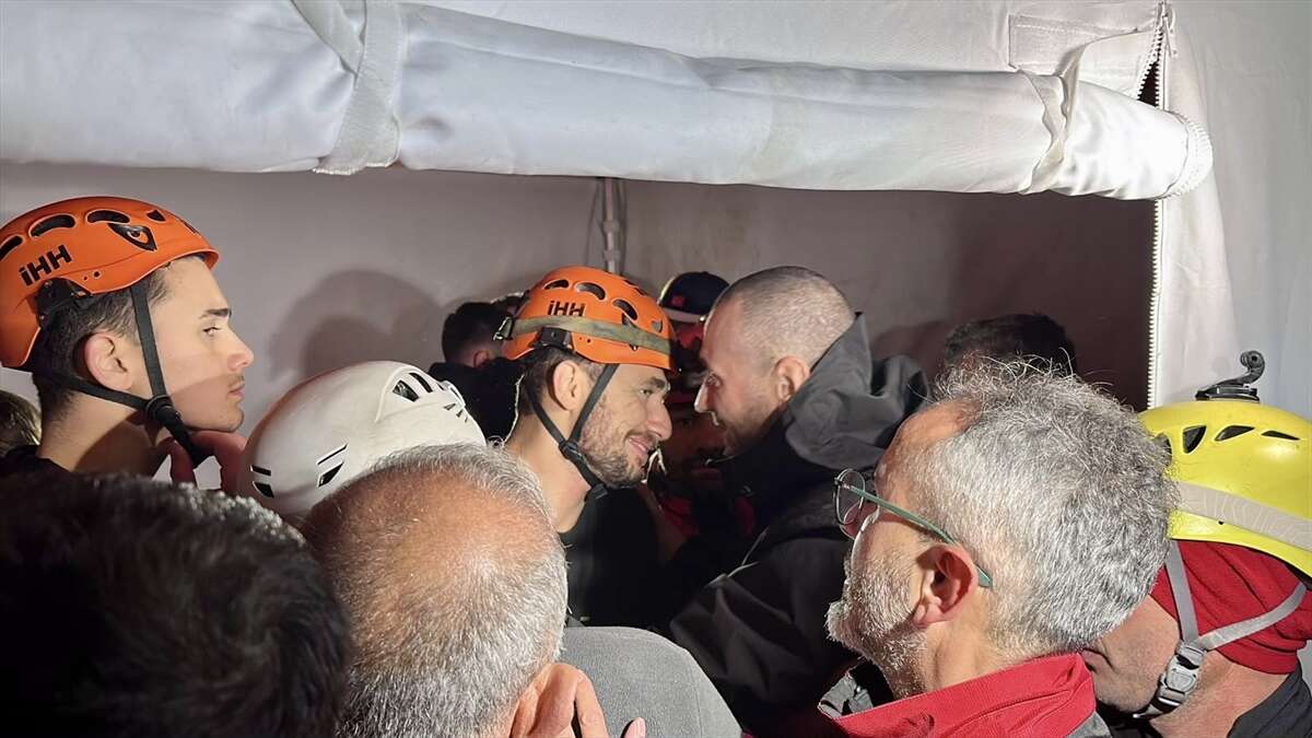 Kanyonda 30 saatlik kurtarma operasyonunun yeni görüntüleri! Herkes o anı bekledi 18