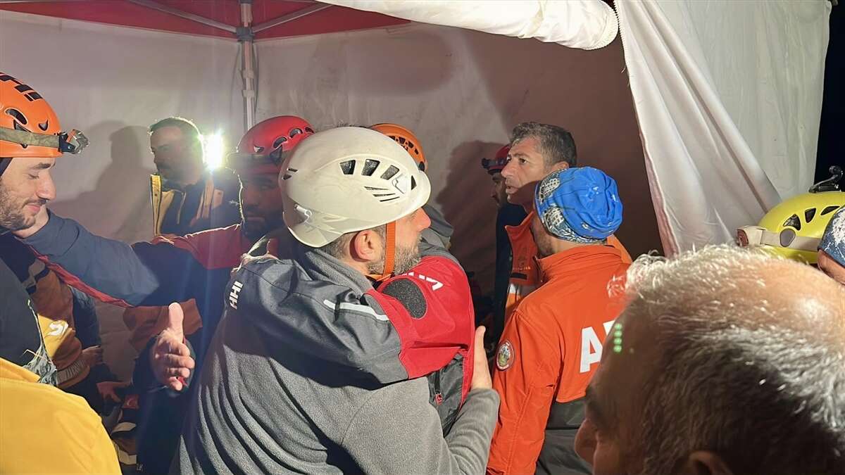 Kanyonda 30 saatlik kurtarma operasyonunun yeni görüntüleri! Herkes o anı bekledi 17