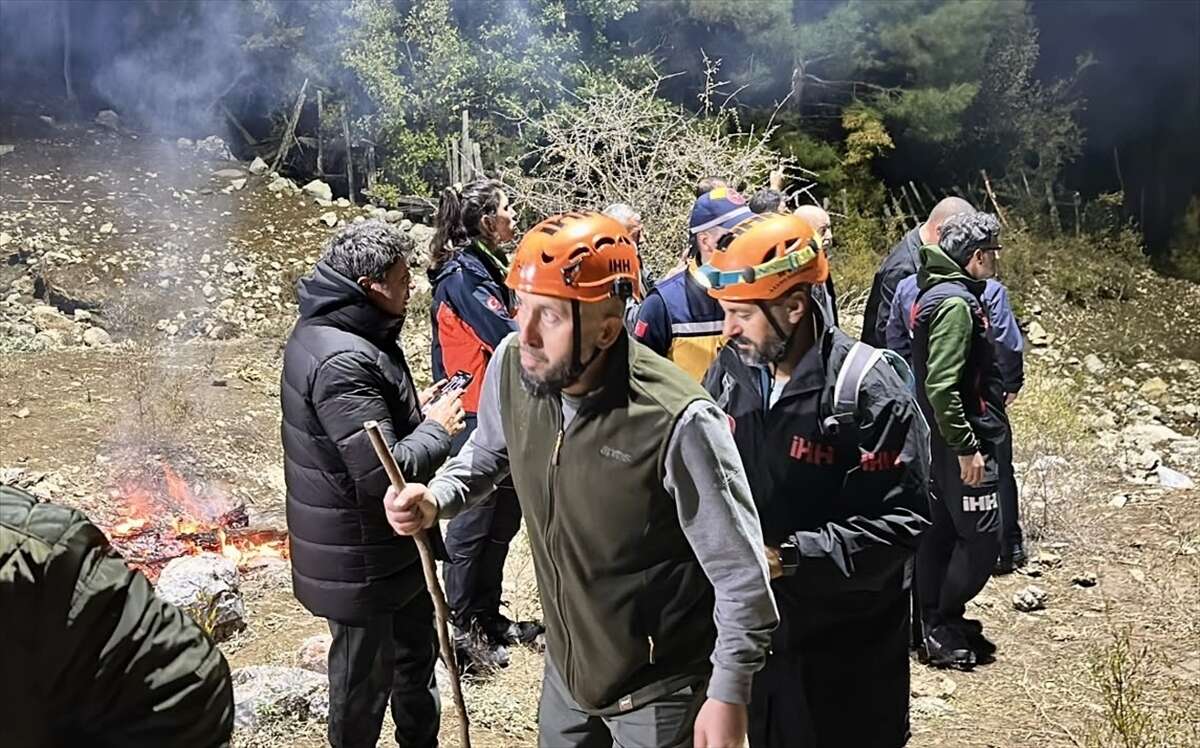 Kanyonda 30 saatlik kurtarma operasyonunun yeni görüntüleri! Herkes o anı bekledi 15