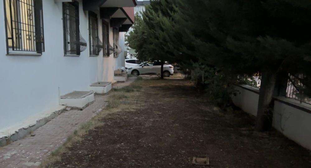 Anne, baba ve 6 yaşındaki çocuk pencereden düştü! 1 ölü, 2 yaralı 7
