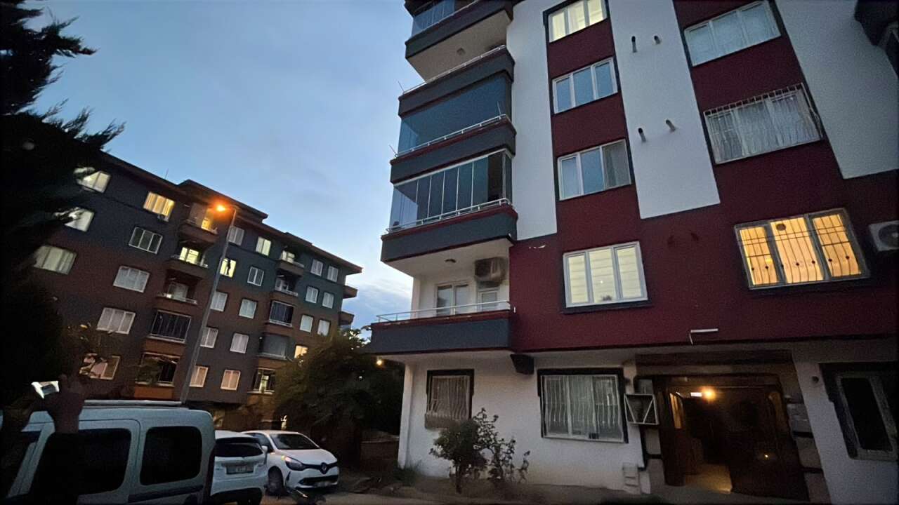 Anne, baba ve 6 yaşındaki çocuk pencereden düştü! 1 ölü, 2 yaralı 3