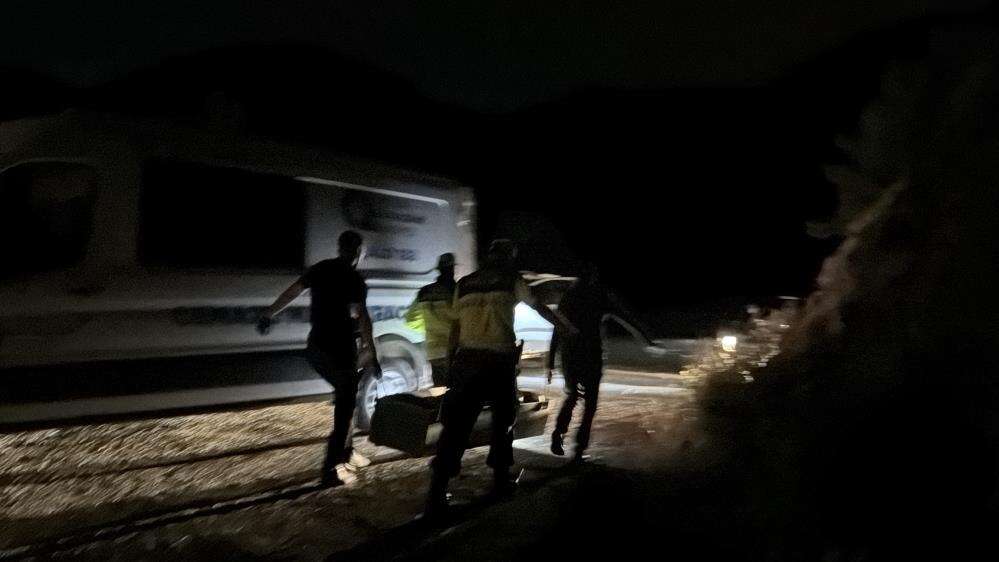 16 yaşındaki kızının görüştüğü genci 13 yerinden bıçaklayıp öldürdü 10