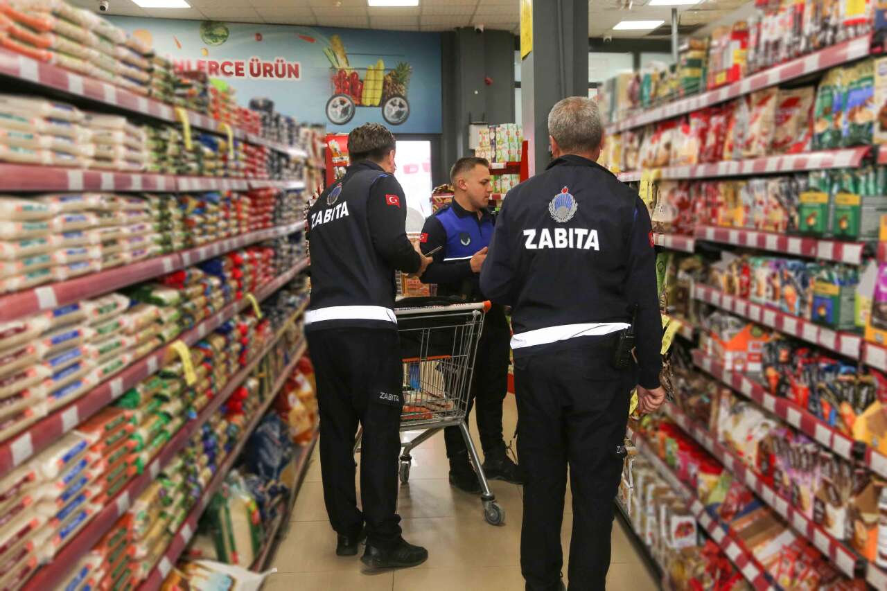 Meram’da marketlere sıkı takip! Fiyat, gramaj ve tarihler mercek altında 5