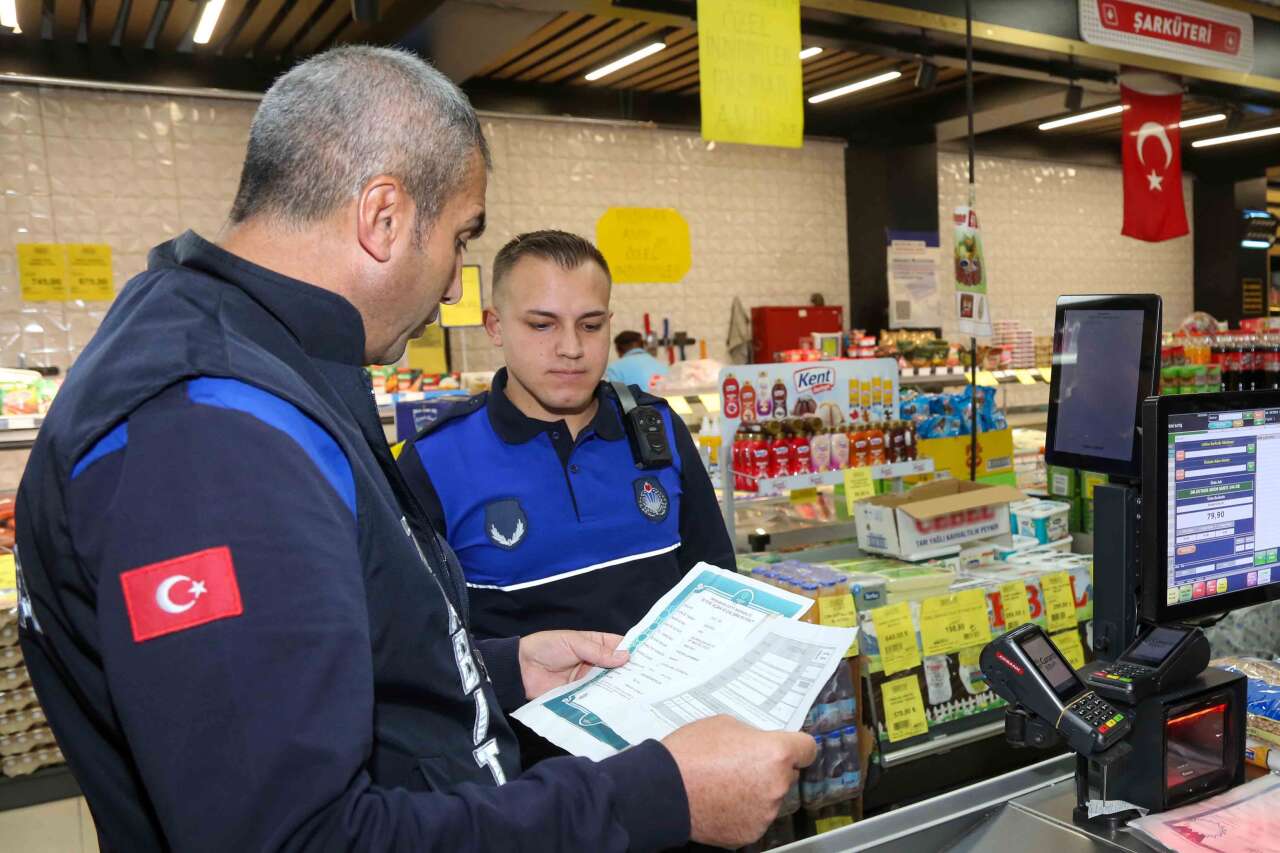 Meram’da marketlere sıkı takip! Fiyat, gramaj ve tarihler mercek altında 11