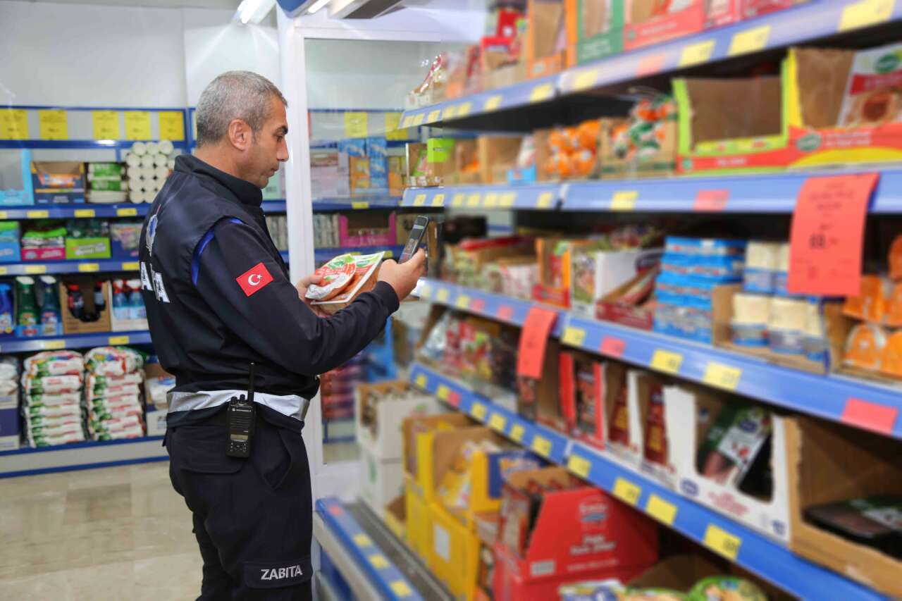 Meram’da marketlere sıkı takip! Fiyat, gramaj ve tarihler mercek altında 3