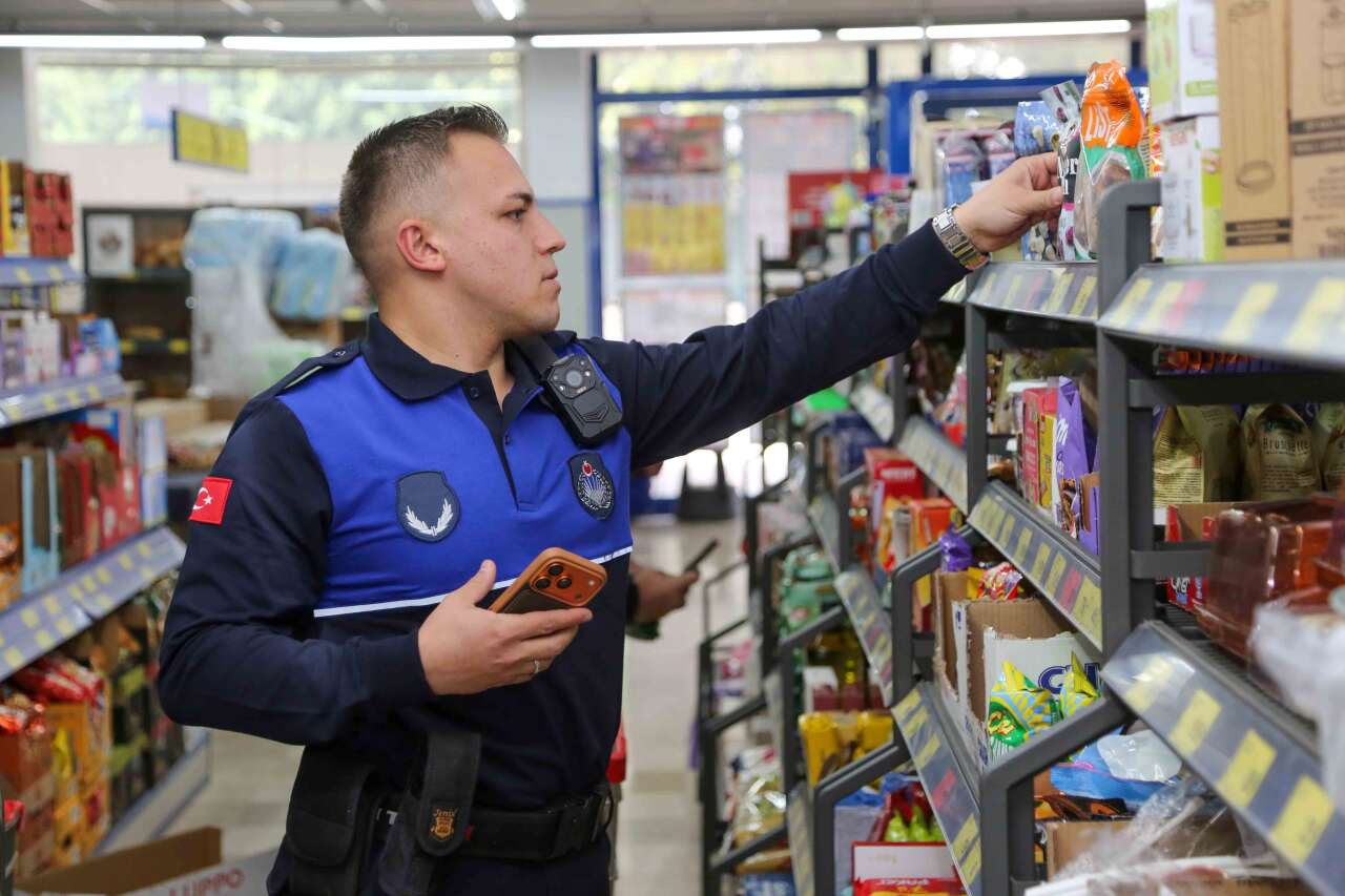 Meram’da marketlere sıkı takip! Fiyat, gramaj ve tarihler mercek altında 10