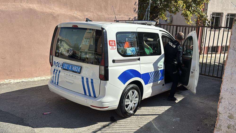 Ortaokulda 8. sınıf öğrencisinin çantasında silah bulundu 1