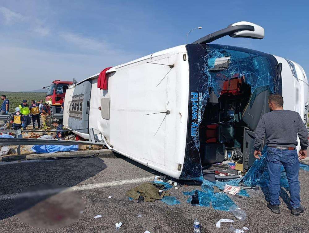 11 kişinin öldüğü otobüs kazasının görüntüleri ortaya çıktı! İsimler de belli oldu 13