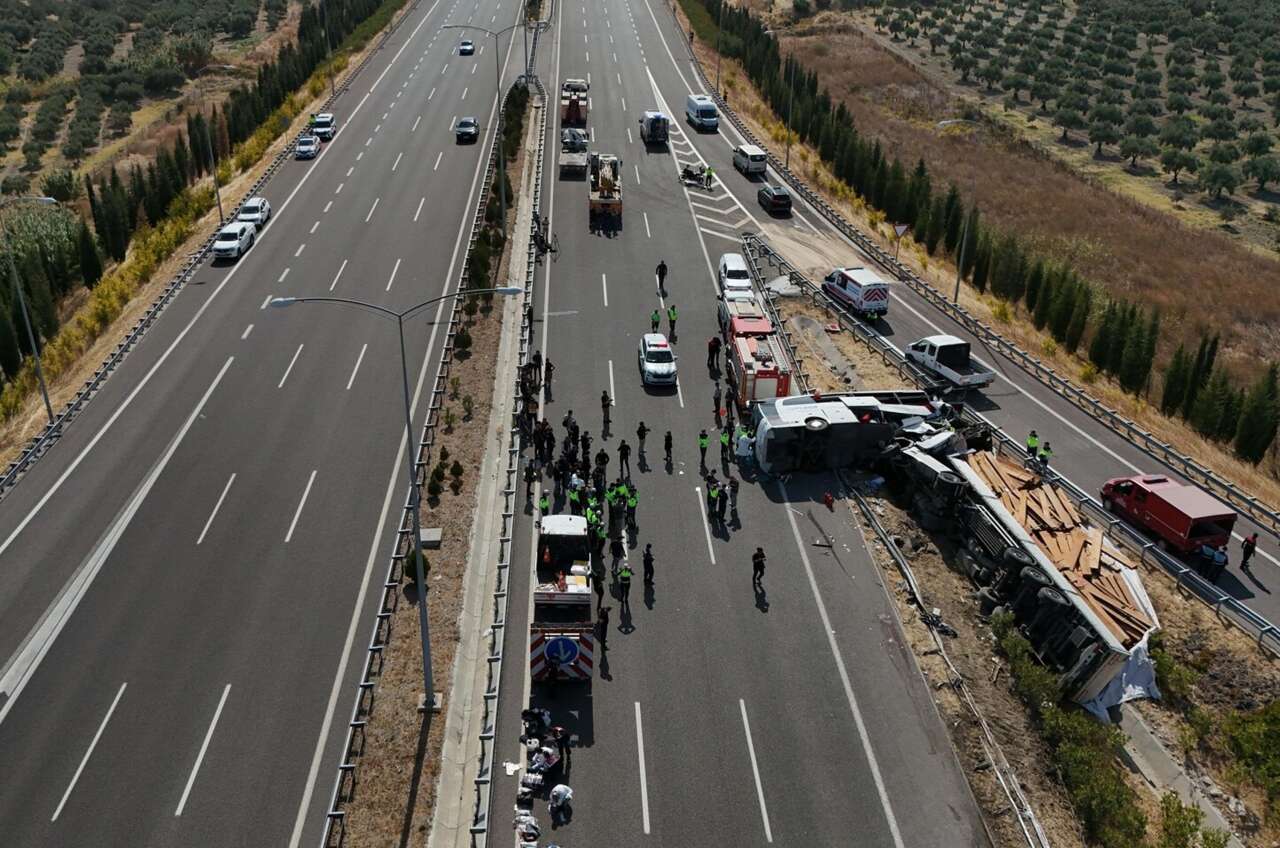 11 kişinin öldüğü otobüs kazasının görüntüleri ortaya çıktı! İsimler de belli oldu 9
