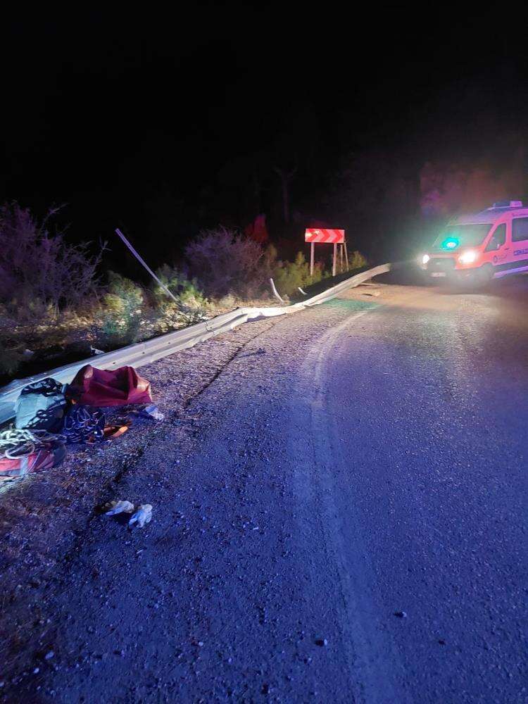 Konyaaltı’da araç 50 metrelik uçuruma düştü! 2 ölü, 4 yaralı çıktı 10