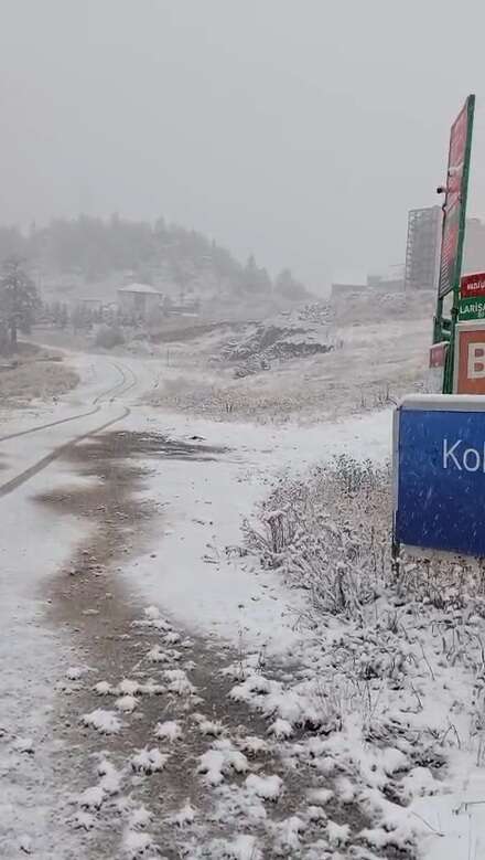 Kış erken geldi! Ünlü kayak merkezi beyaza büründü 12