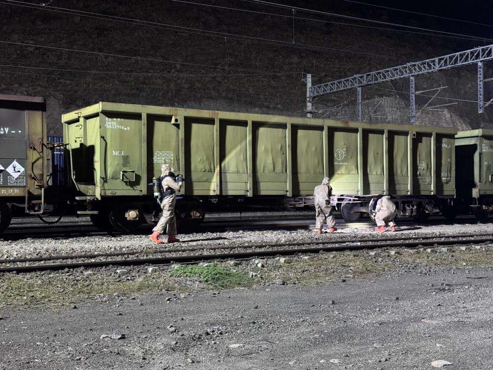 Garda kimyasal alarm! Tren vagonu karantinaya alındı 1