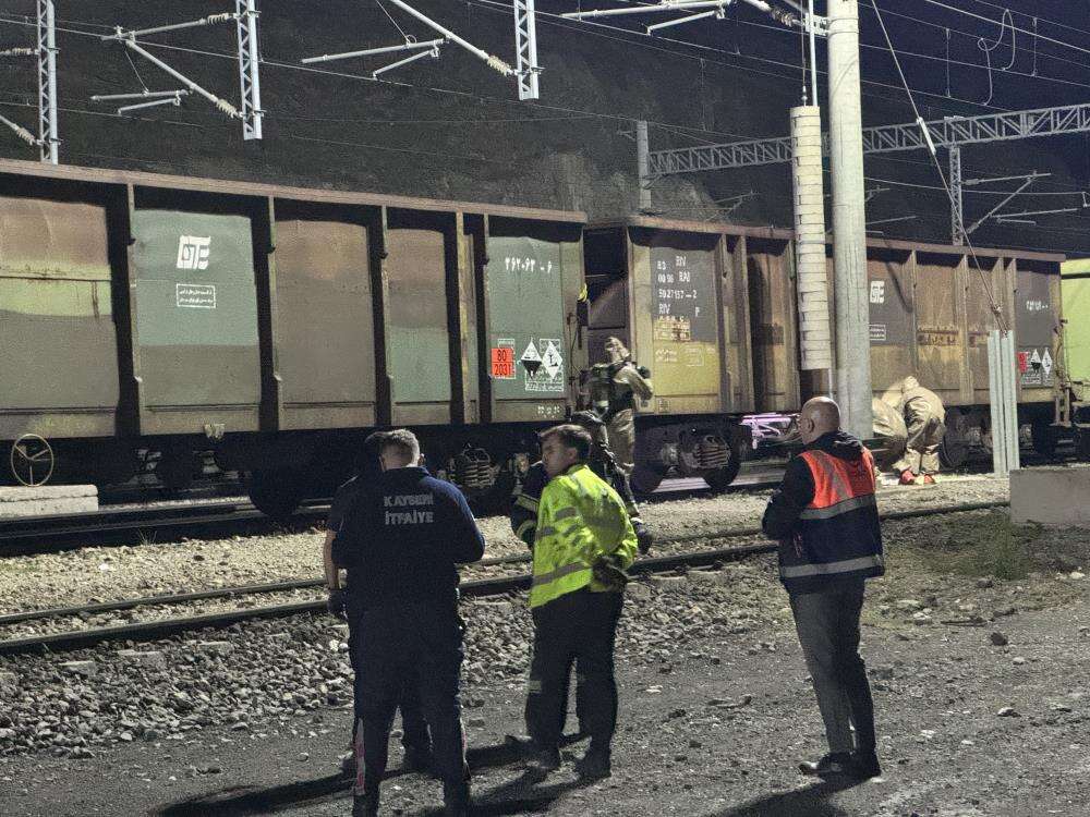 Garda kimyasal alarm! Tren vagonu karantinaya alındı 7