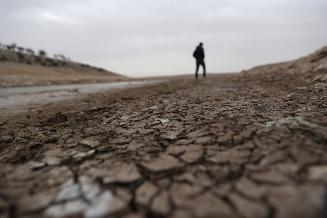 Konya'da çekilen bu fotoğraflar kuraklığın boyutlarını gözler önüne serdi 8