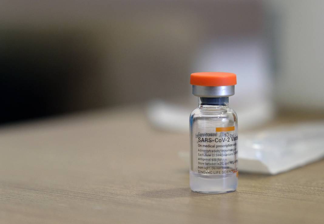 Konya'da sağlıkçılar, 230 uygulama odasında aşı olmaya başladı 12