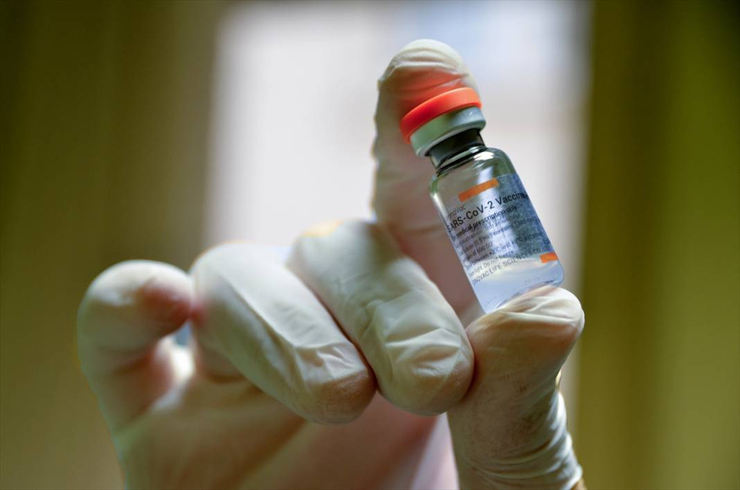Konya'da sağlıkçılar, 230 uygulama odasında aşı olmaya başladı 2