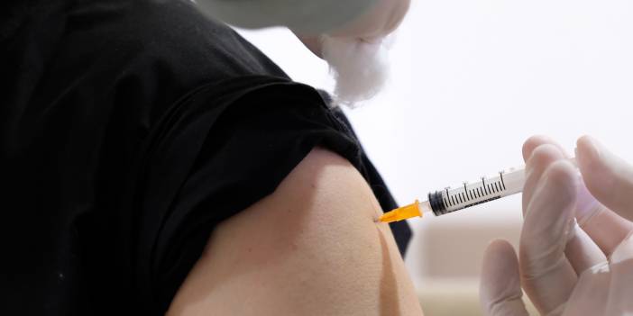 Konya'da sağlıkçılar, 230 uygulama odasında aşı olmaya başladı