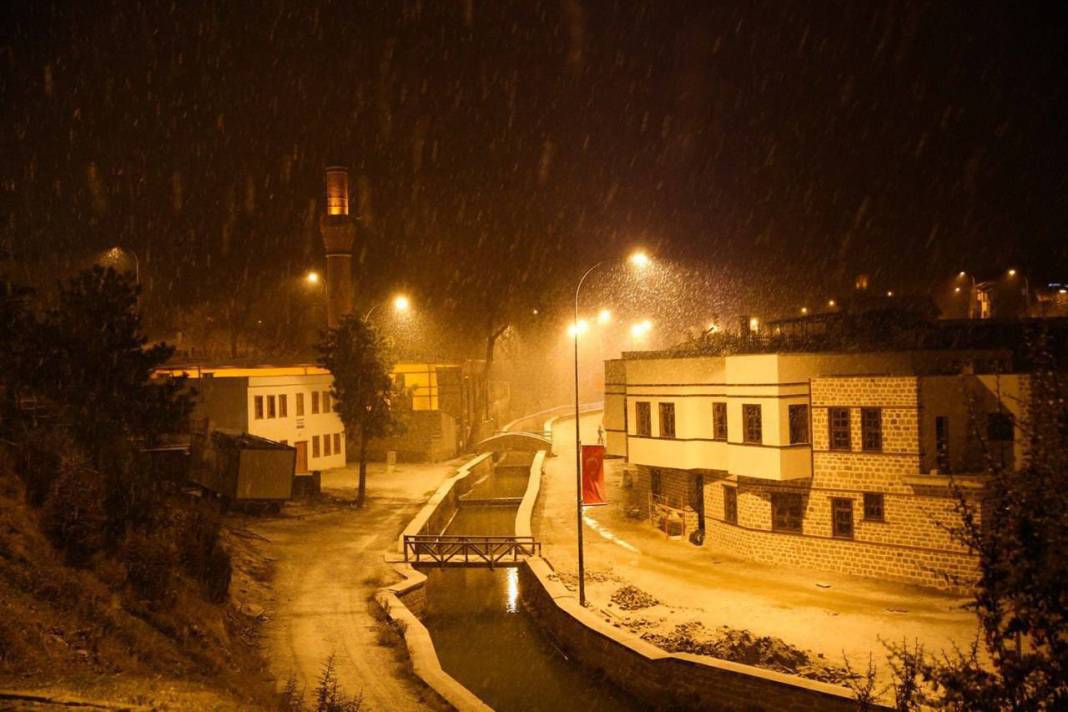 Konya'da kar ve tipi etkili oluyor 17