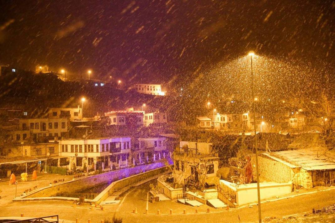 Konya'da kar ve tipi etkili oluyor 22