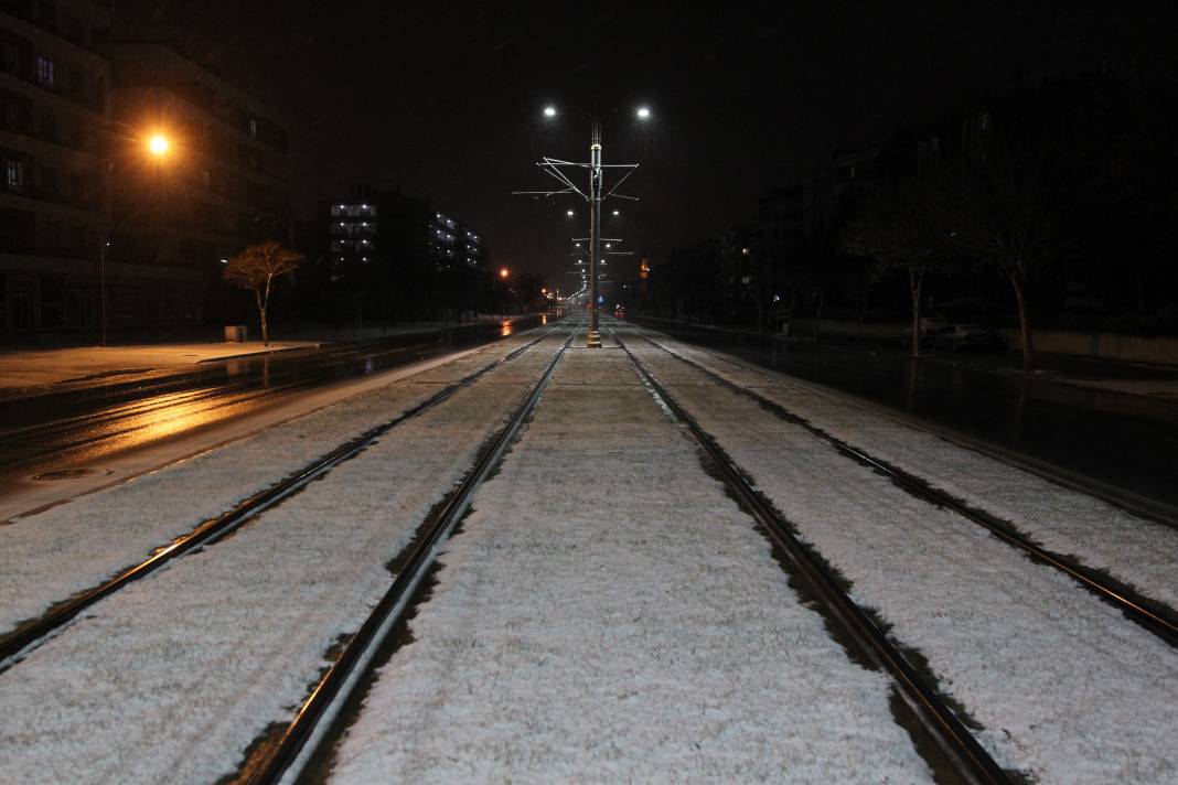 Konya'da kar ve tipi etkili oluyor 23