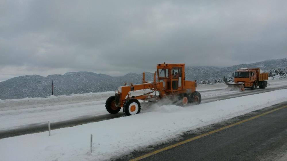 Kar yağışının etkili olduğu Konya-Antalya kara yolundan kareler 8