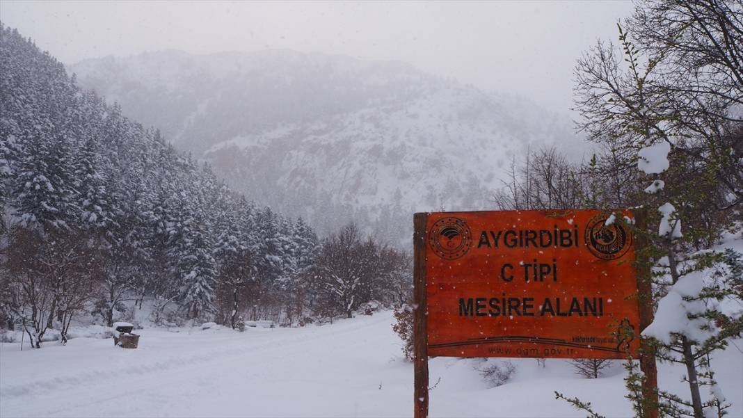 Konya'nın meşhur mesire alanı kar manzarasıyla kış aylarında da ilgi odağı 2