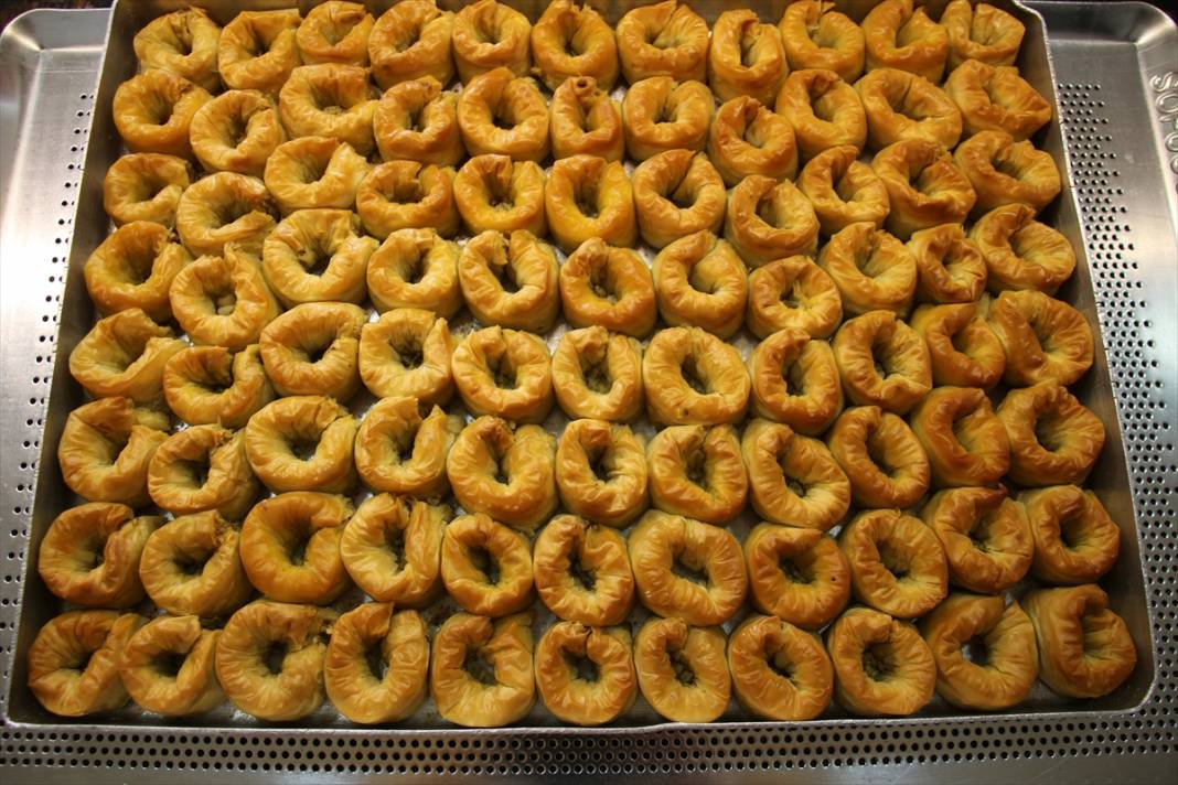 Konyalı kadın girişimci, KOSGEB desteğiyle açtığı börek evinde siparişlere yetişemiyor 14