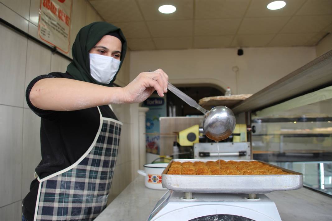 Konyalı kadın girişimci, KOSGEB desteğiyle açtığı börek evinde siparişlere yetişemiyor 2