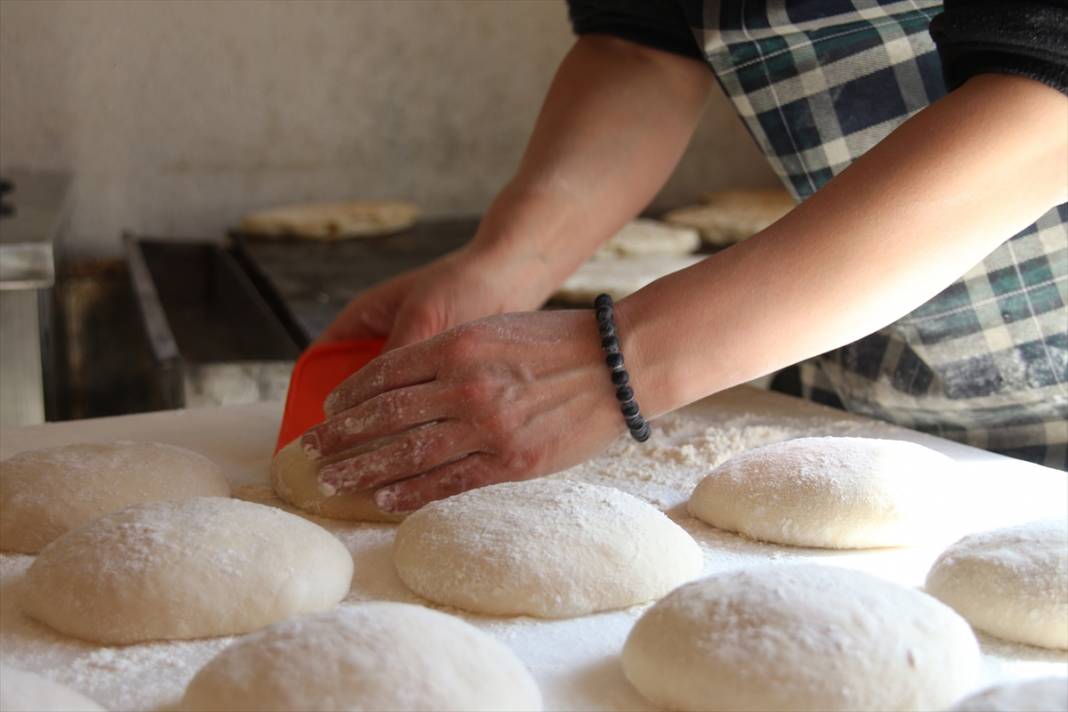 Konyalı kadın girişimci, KOSGEB desteğiyle açtığı börek evinde siparişlere yetişemiyor 7