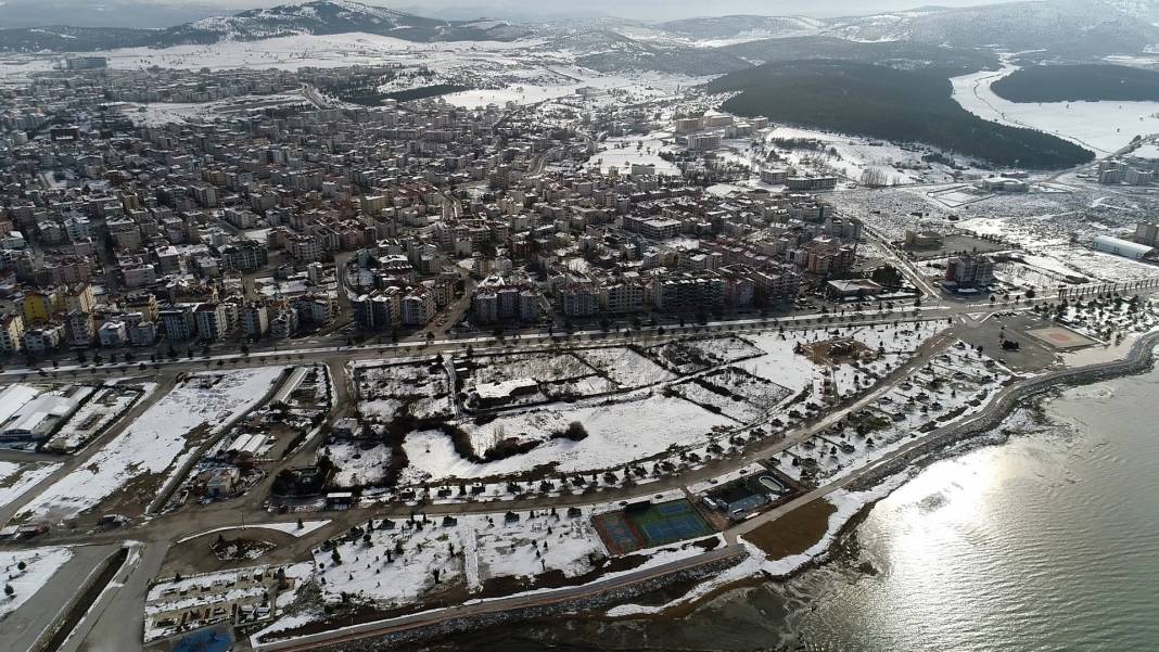 Konya Beyşehir'den yansıyan Mart karı güzelliği büyüledi 1