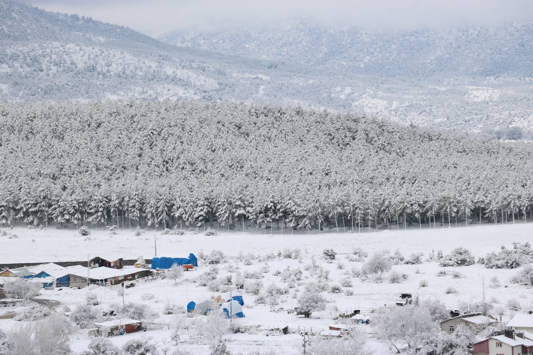 Konya Beyşehir'den yansıyan Mart karı güzelliği büyüledi 15