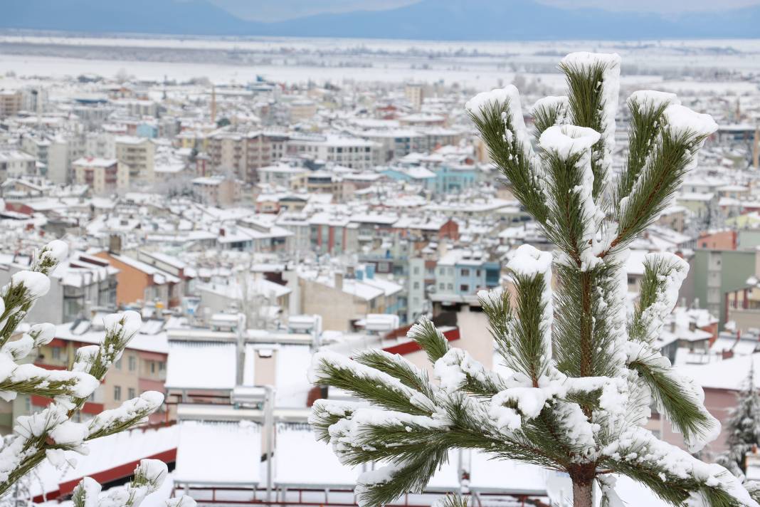 Konya Beyşehir'den yansıyan Mart karı güzelliği büyüledi 7
