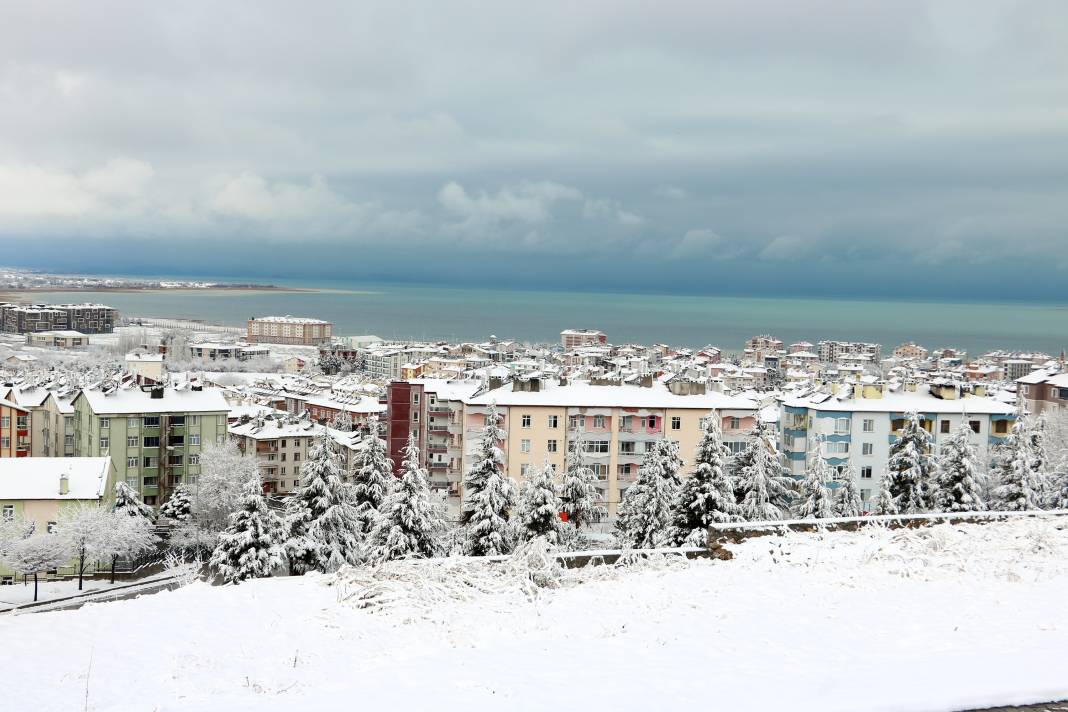 Konya Beyşehir'den yansıyan Mart karı güzelliği büyüledi 8